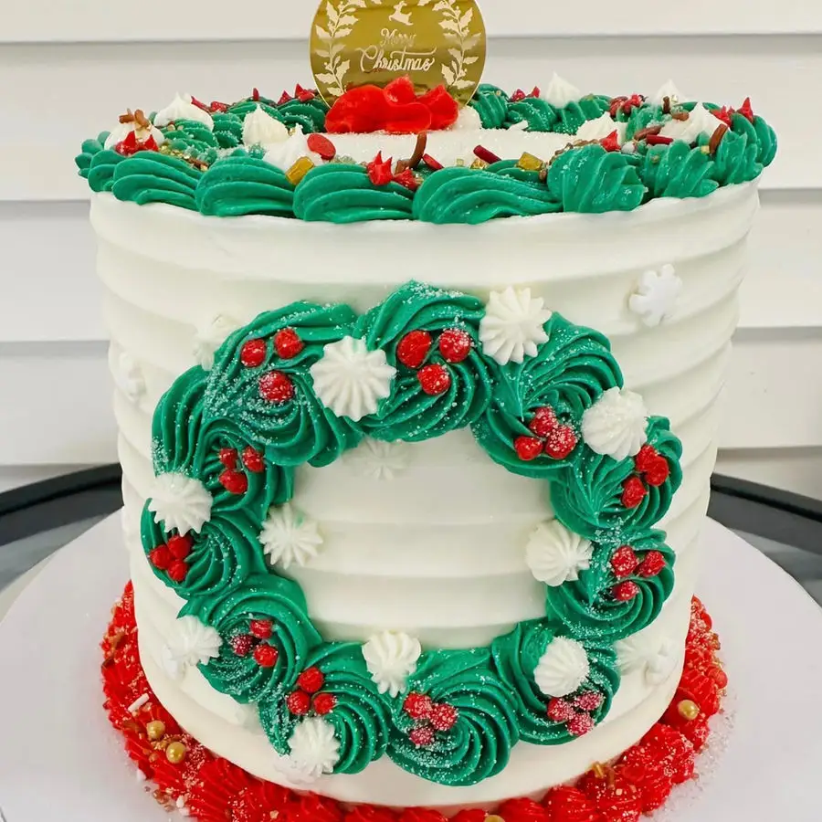 Christmas wreath-decorated holiday cake